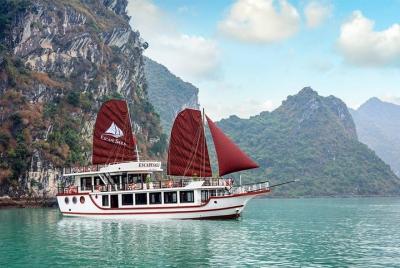 Tour de crucero de día completo por la bahía de Halong desde Hanoi con almuerzo