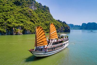 Bai tu long bay deluxe cruise 2D / 1N: kayak y natación en los lugares vírgenes