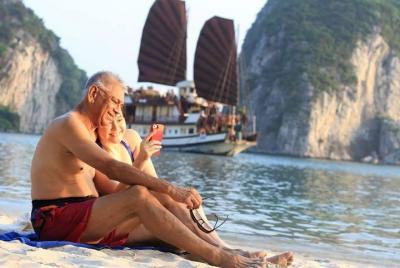 Crucero de 2 días por la espectacular bahía de Halong desde Hanoi