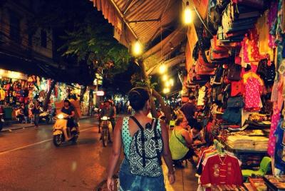 (Por la noche) HANOI PERSONALIZADO Tour a pie