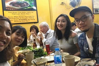 Comida callejera de Hanoi: paseo por el barrio antiguo con guía local