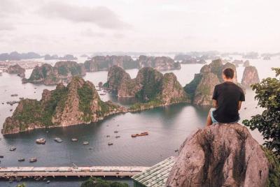 Excursión de día completo a la isla de Halong Titop desde Hanoi con almuerzo