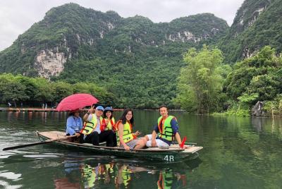 Hanoi City Walking Tours - Ninh Binh (Hoa Lu, Tam Coc) con paseos en bote y en bicicleta