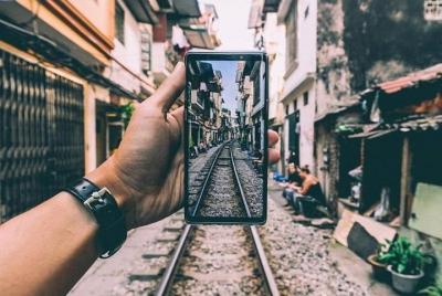 Coche privado del aeropuerto de Noi Bai 16 plazas y Hanoi Private Walking Tours 1/2 día