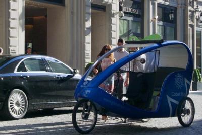 Tour de compras de una hora en Rickshaw en Milán Tour de compras de una hora en Rickshaw en Milán