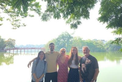 Viaje a pie como un Hanoian con almuerzo familiar