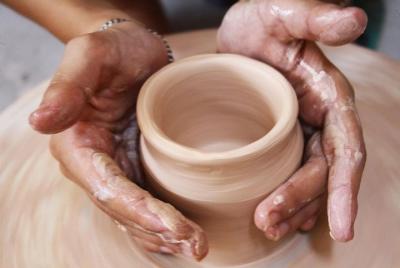 Tour de 2 días en moto al pueblo de cerámica de Bat Trang y tour gratis