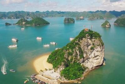 Excursión a la bahía de Halong con espeleología y natación