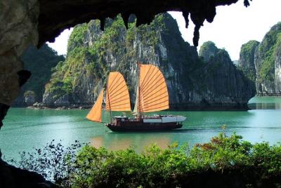 Escapada de un día en la bahía de Halong desde Hanói