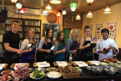 Tour de coooking vietnamita en el mercado en Orchid Restaurant & Cooking Class