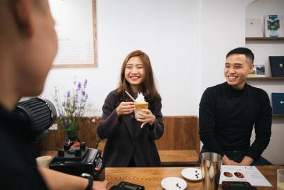 Taller local de preparación de café de coco