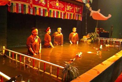 Evite las colas: entrada de Lotus Water Puppet Show