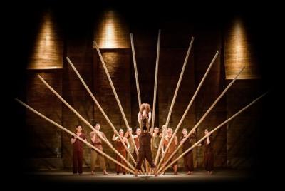 Evite las colas: Lang Toi - My Village-Vietnamese Culture Show en la Ópera de Hanoi