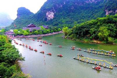 Desde Ha Noi: Trang An - Bai Dinh -Mua Cave / Limousine Car / Buffet Lunch