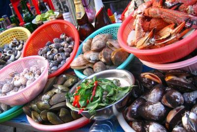 Degustación de mariscos y paseo a pie por Hanoi