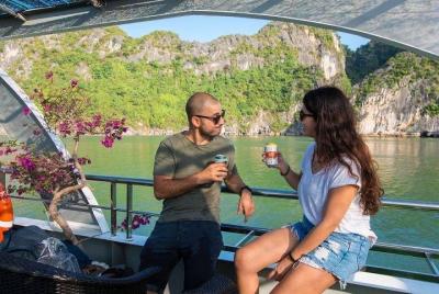 Excursión de crucero de un día de lujo por la bahía de Ha Long: isla de Titov-increíble cueva-almuerzo-autopista