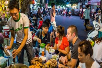 Tour privado de comida callejera de Hanoi