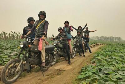 3 horas de romance de Hanoi, cultura, vista, diversión en motos clásicas de Minsk y Jeep Gaz69.