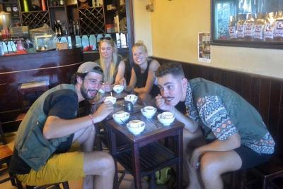 Medio día Comida, cultura, vista y diversión en Hanoi en Jeep Gaz69 Vintage + Tour gratis