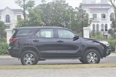 Aeropuerto de Noi Bai en auto privado