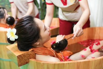 Baño de hierbas relajante, sauna y masaje en Hanoi