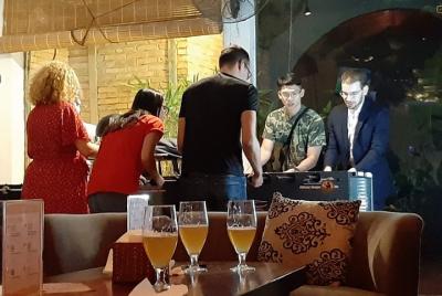 Noche especial de Saigón