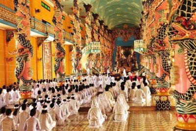 Tour de un día al templo de Cao Dai y los túneles de Cu Chi desde la ciudad de Ho Chi Minh