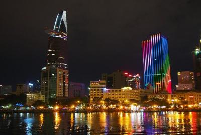 Cena de crucero en el río Saigón