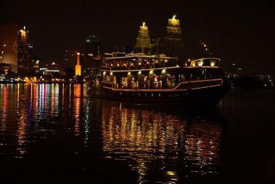 Espectáculo de marionetas sobre el agua más visitas guiadas por Cyclo y Saigon Cena crucero