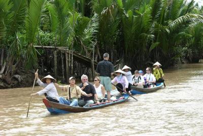 Paseo en barco en mi Tho