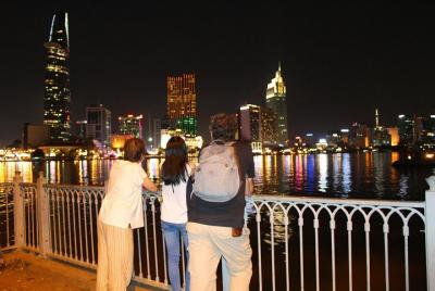 Saigon Nightlife de un vistazo en scooter (Privado)