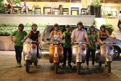Saigon Vespa After Dark Food Tour 4 horas