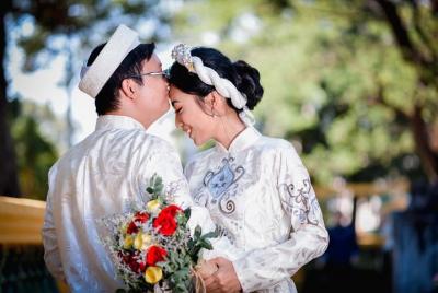 Luna de miel con sesión de fotos de Ao Dai y 1 noche gratis en Vinhome Central Park
