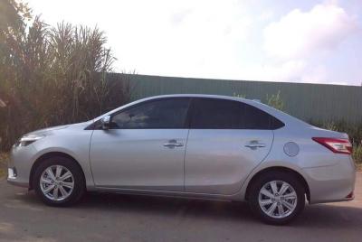 Recogida en el aeropuerto: coche de 4 plazas