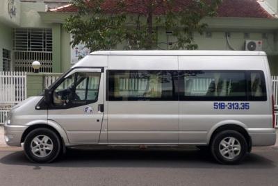 Recogida en el aeropuerto: furgoneta de 16 plazas