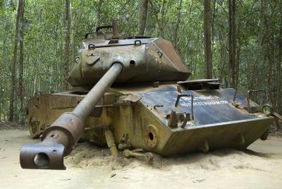 Recorrido por los túneles de Cu Chi. Vea a las personas afectadas por el Agente Naranja