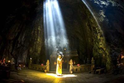Pagoda de Marble Mountain y Linh Ung Half Day Pagoda de Marble Mountain y Linh Ung Half Day