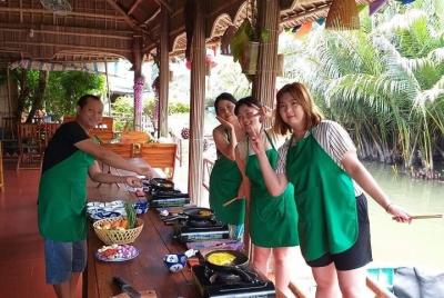 Hoi An Clase de cocina y crucero por el río Hoi An Clase de cocina y crucero por el río