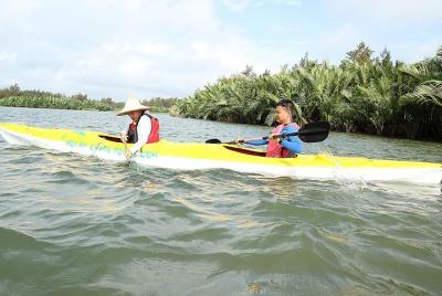 Excursión de Hoi An Kayak con barra flotante Excursión de Hoi An Kayak con barra flotante