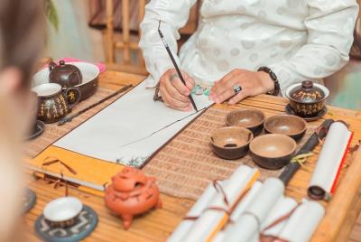 Clase de pintura tradicional y fabricación de faroles Clase de pintura tradicional y fabricación de faroles