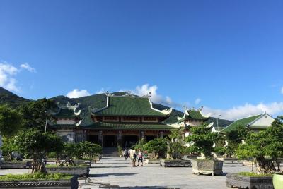 Medio día MONTAÑAS DE MÁRMOL Y LINH UNG PAGODA de HOI AN Medio día MONTAÑAS DE MÁRMOL Y LINH UNG PAGODA de HOI AN