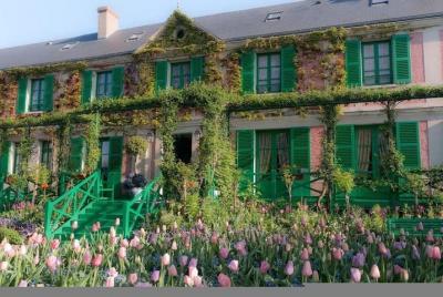 Desde París: descubrimiento de la casa de Monet y sus jardines en Giverny Desde París: descubrimiento de la casa de Monet y sus jardines en Giverny