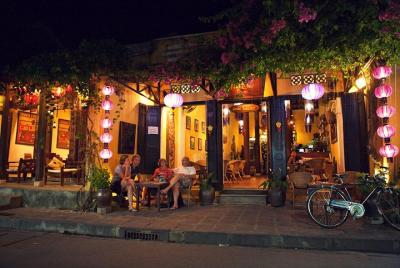 Paseo a pie por Hoi An Paseo a pie por Hoi An