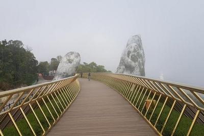 Traslado de ida y vuelta desde el hotel en Hoi An o Da Nang al PUENTE DE ORO BA NA HILLS Traslado de ida y vuelta desde el hotel en Hoi An o Da Nang al PUENTE DE ORO BA NA HILLS