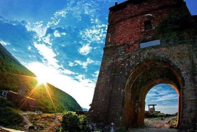 Recorrido en coche de Hue a Hoi An o de Hoi An a Hue por el paso de Hai Van, la montaña de los monos y las playas