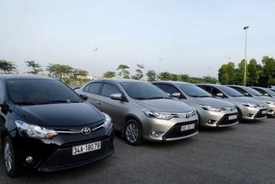 Traslado al aeropuerto (desde el hotel en Hoi An al aeropuerto de Da Nang) Coche de 4 asientos Traslado al aeropuerto (desde el hotel en Hoi An al aeropuerto de Da Nang) Coche de 4 asientos