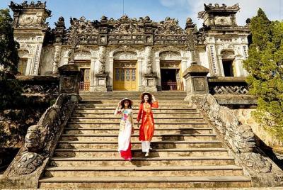 Excursión por la costa de Chan May: traslado a la ciudad imperial de Hue