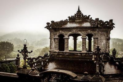 Hue turismo 3 tumbas con conductor privado.