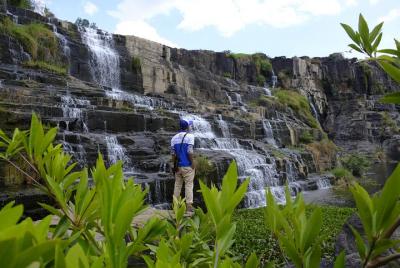 Tour compartido en minivan Da Lat 3 cascadas y campo