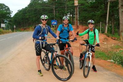 Excursión de día completo en bicicleta de montaña Dalat